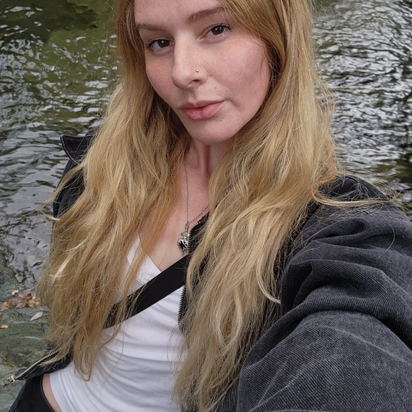 Meet your Posher, Teresa - Picture 3 of 4